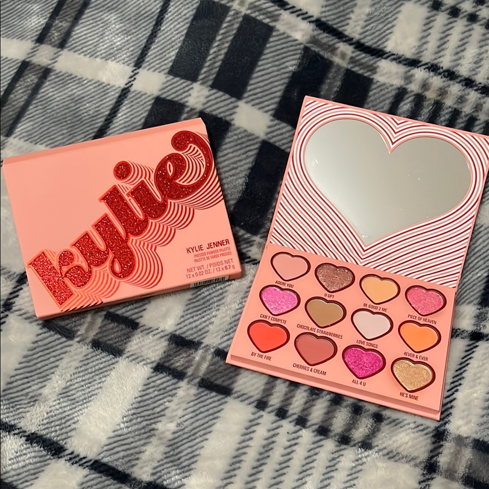 Kylie cosmetics valentines palette